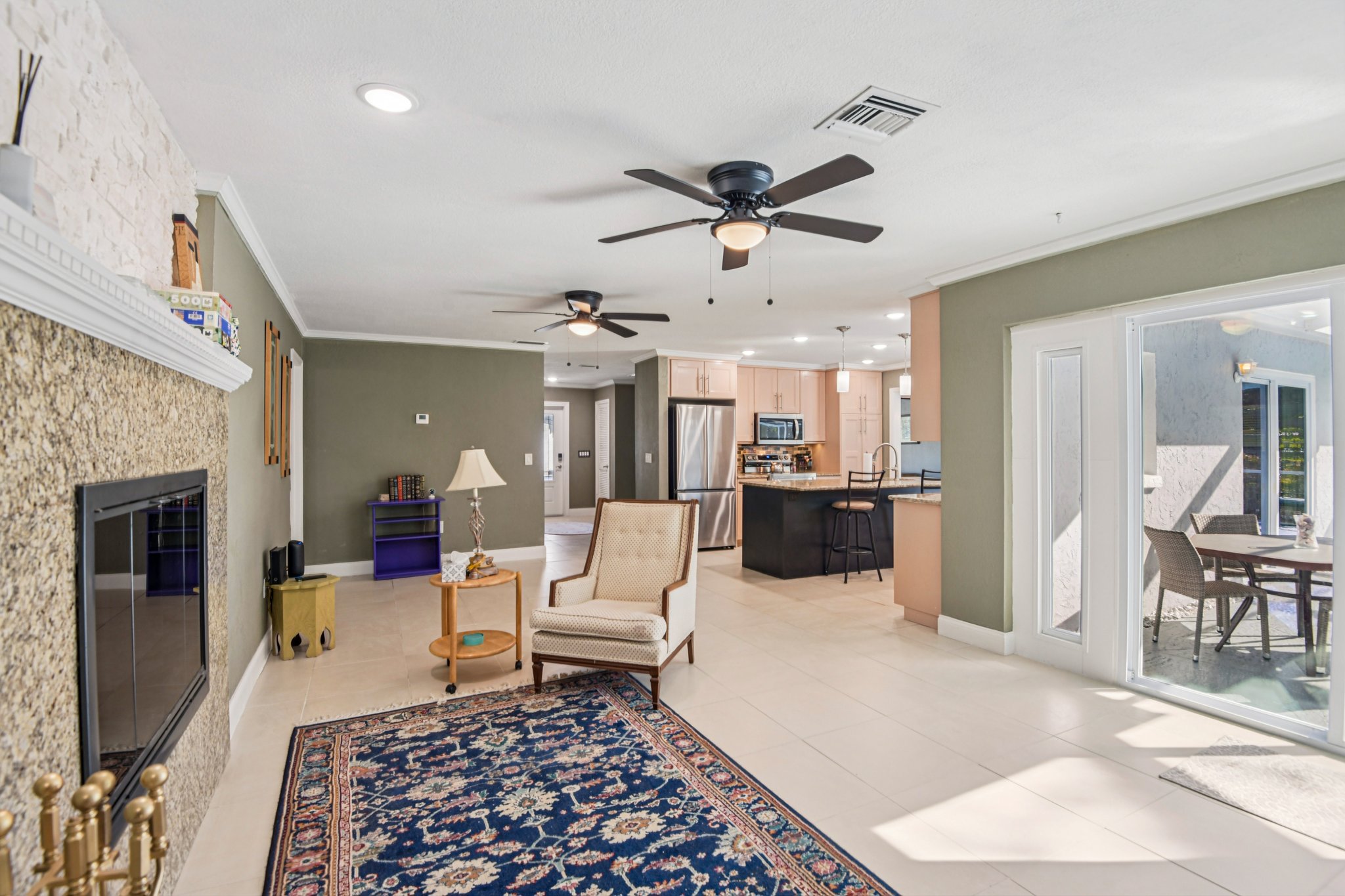 Robin Ave-S0503-007.jpg