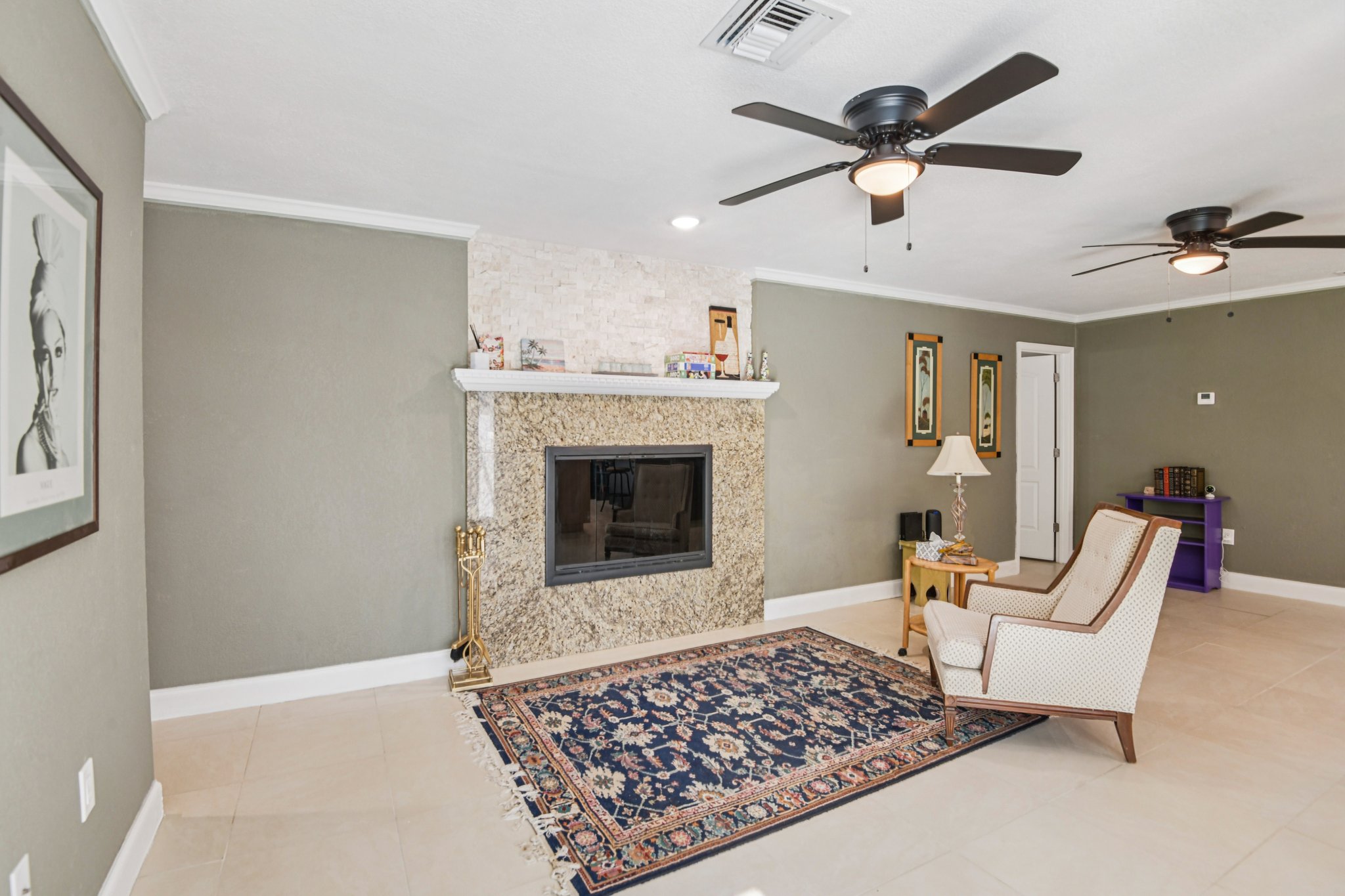 Robin Ave-S0503-008.jpg