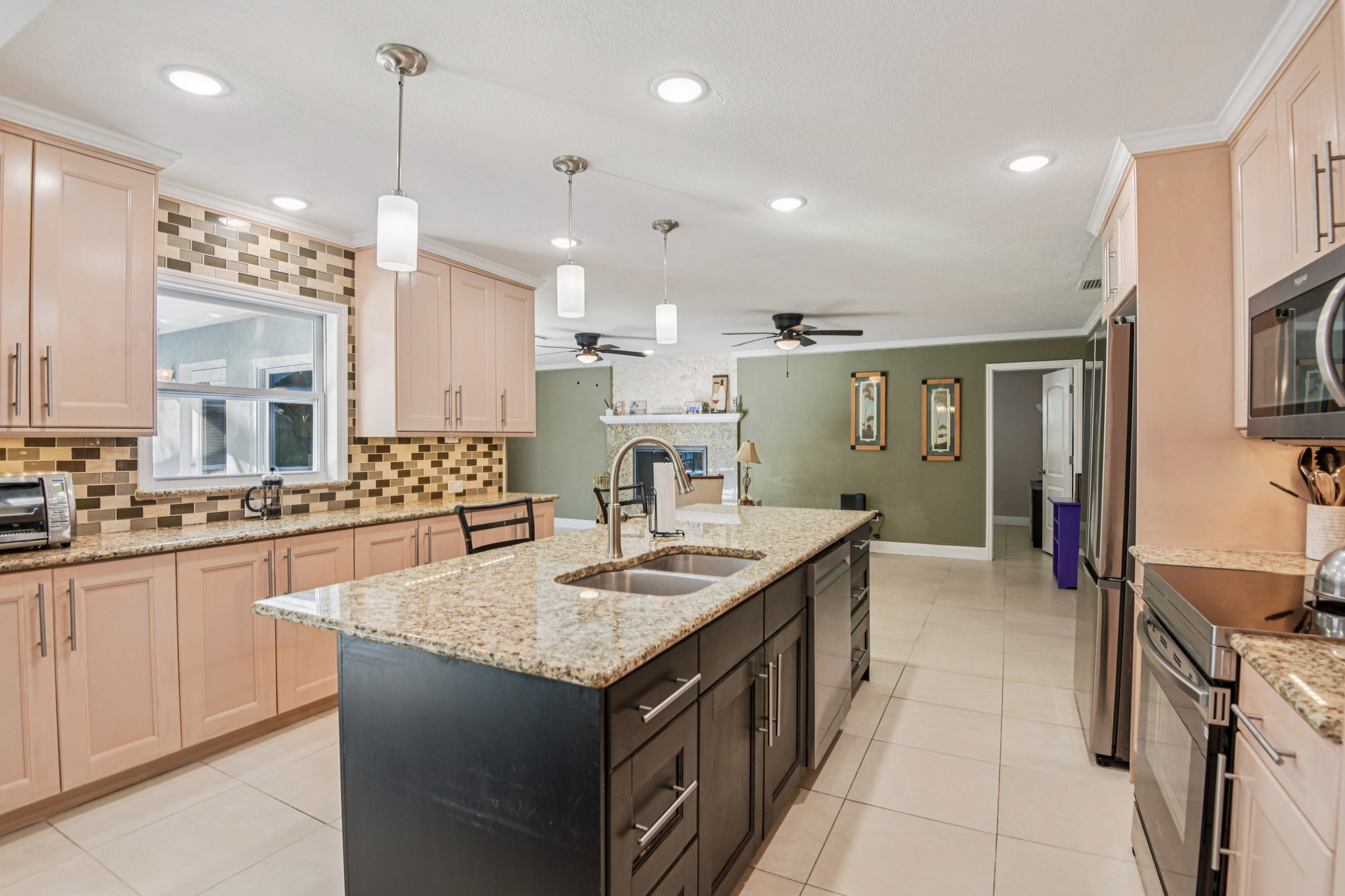 Robin Ave-S0503-014.jpg