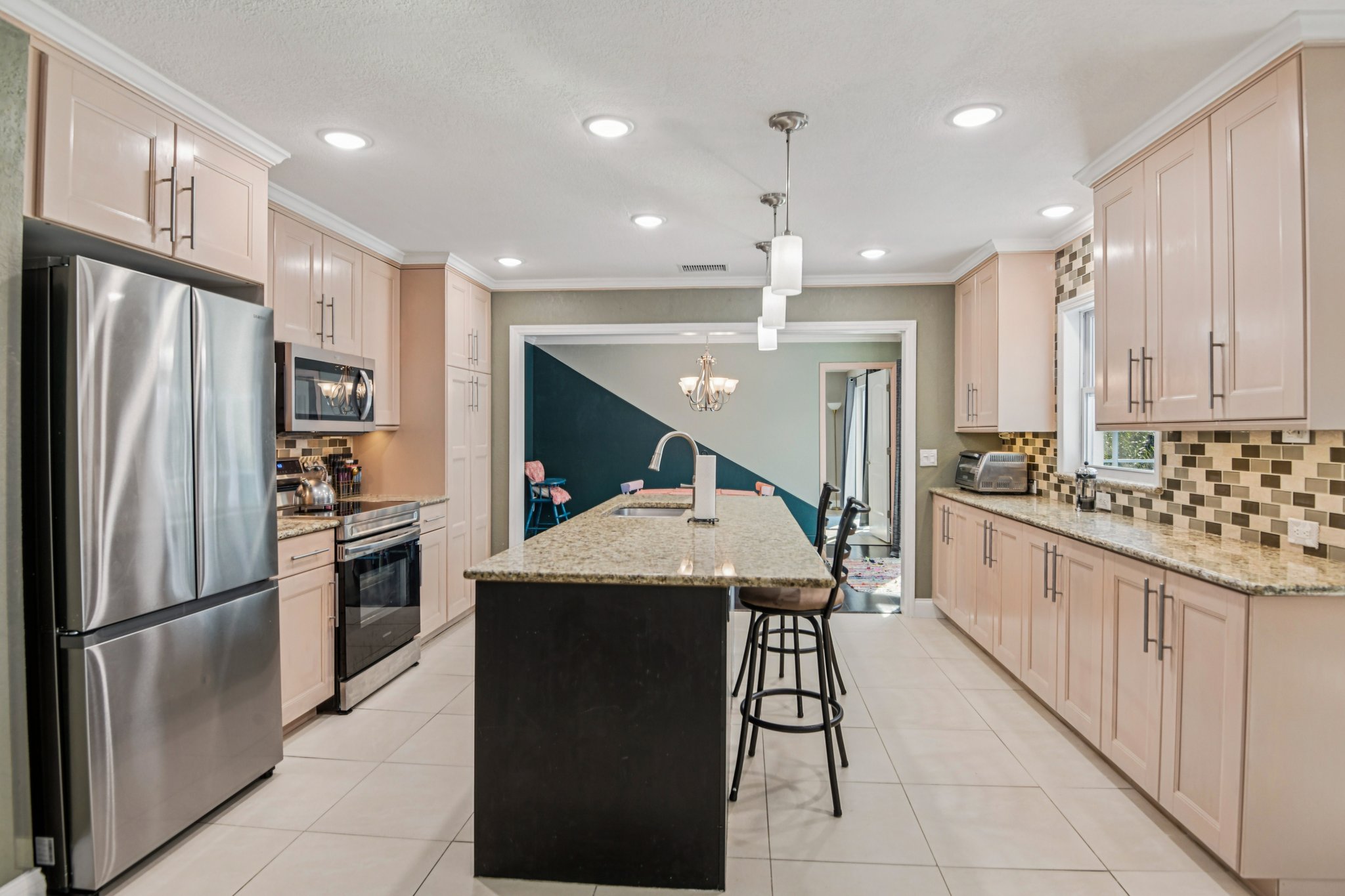 Robin Ave-S0503-016.jpg