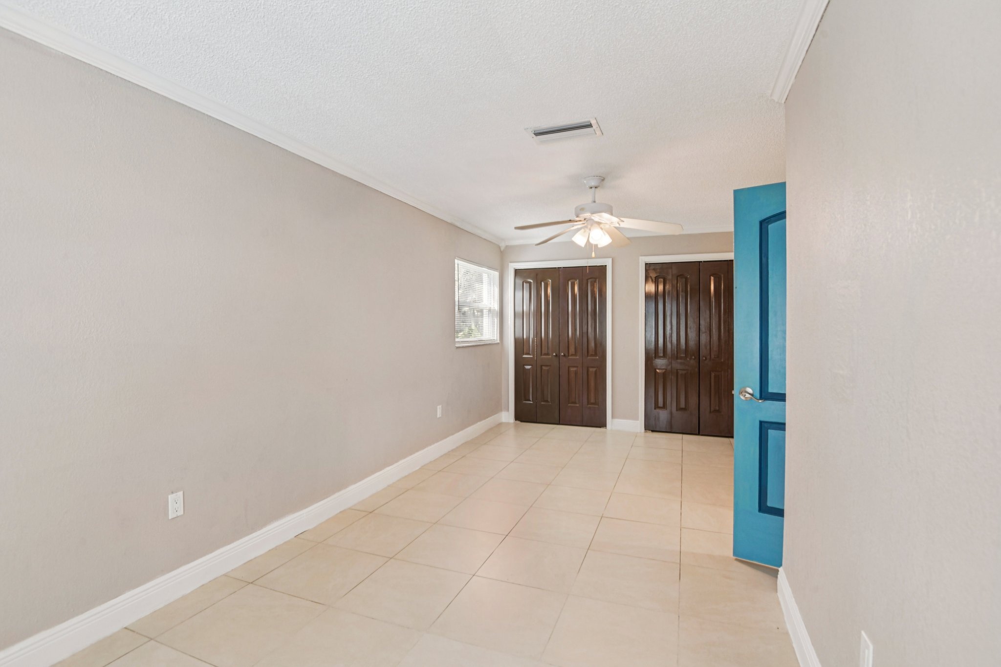 Robin Ave-S0503-027.jpg