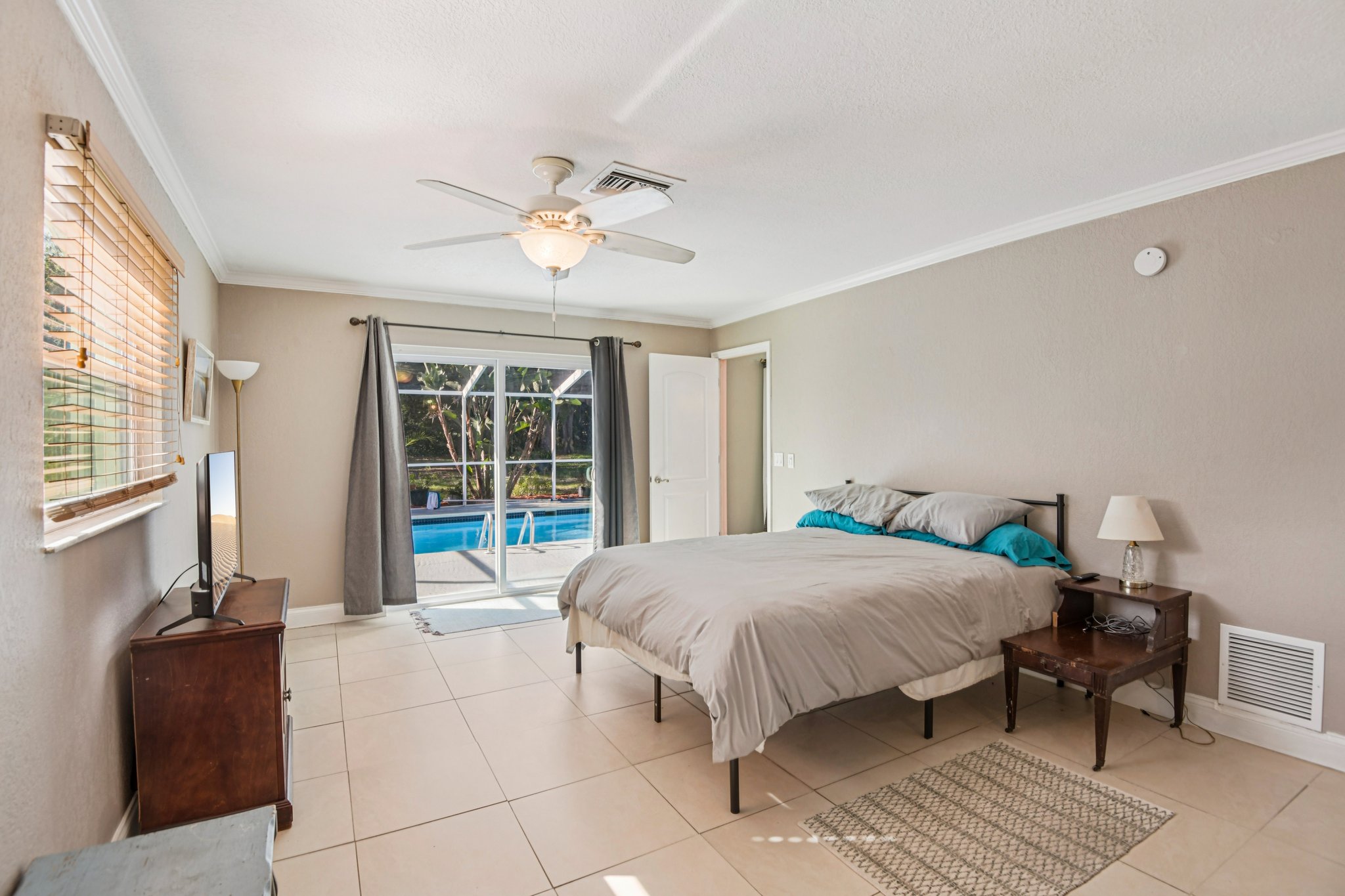 Robin Ave-S0503-031.jpg