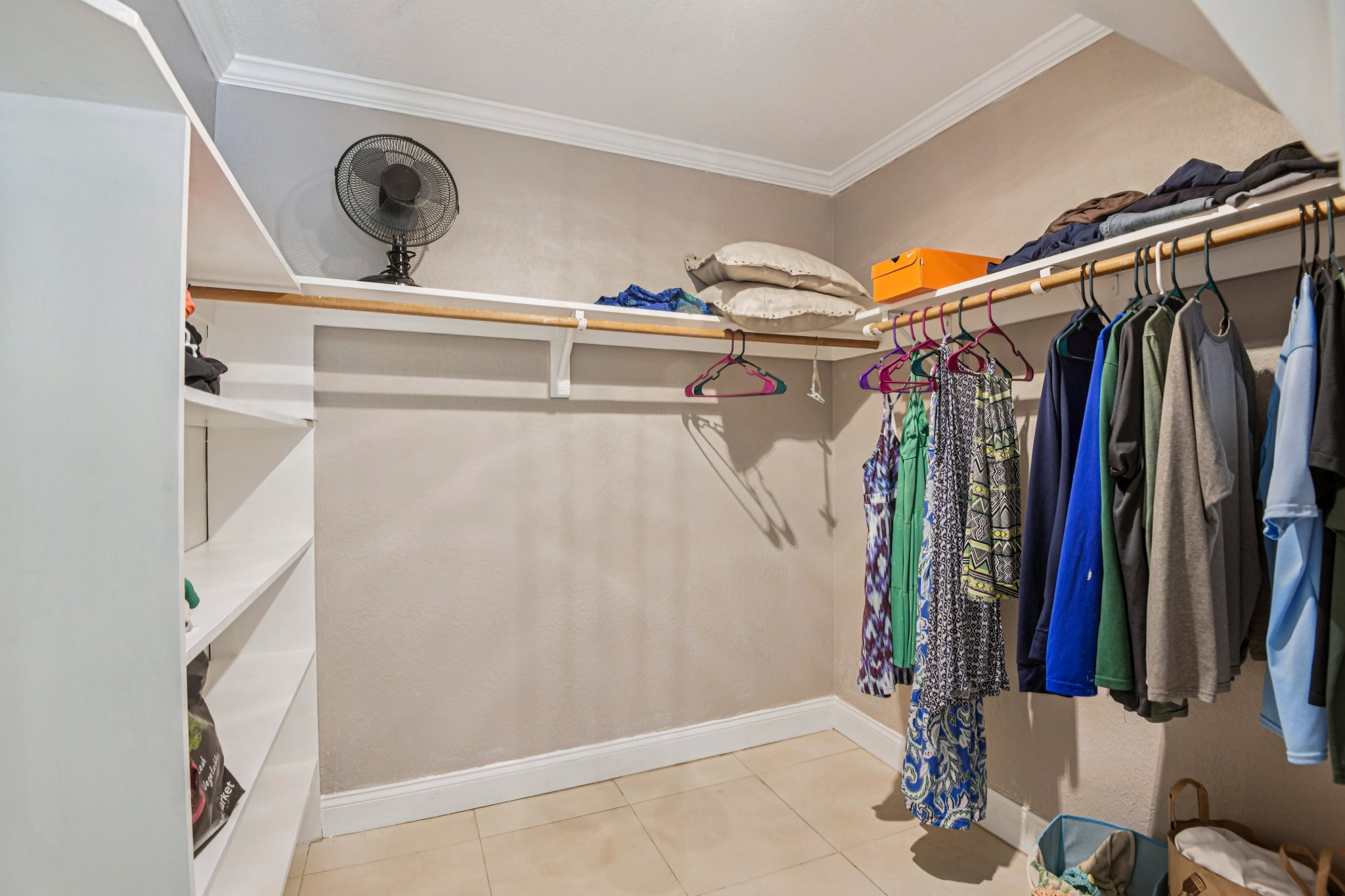 Robin Ave-S0503-033.jpg