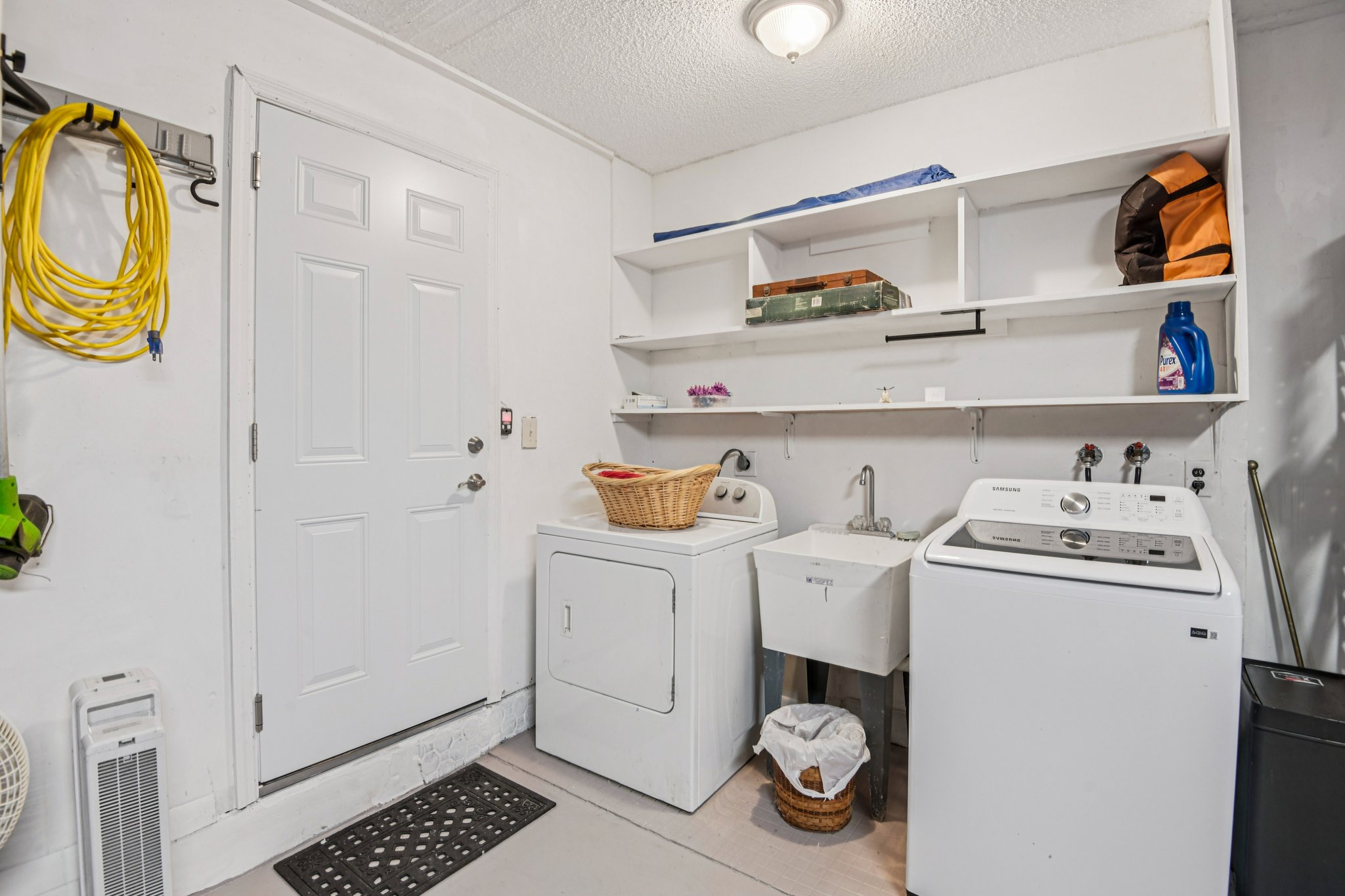 Robin Ave-S0503-034.jpg