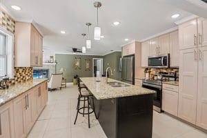 Robin Ave-S0503-013.jpg