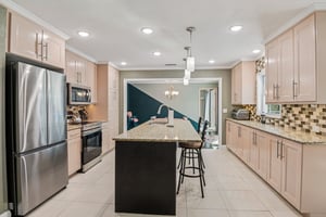 Robin Ave-S0503-016.jpg