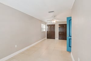 Robin Ave-S0503-027.jpg