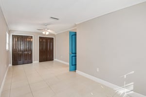 Robin Ave-S0503-028.jpg