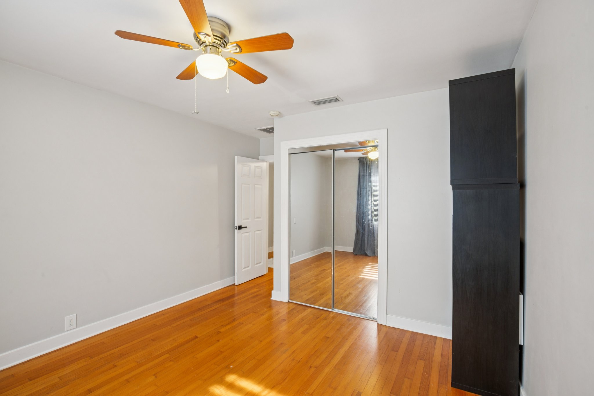 Woodruff Ave-S1704-018.jpg