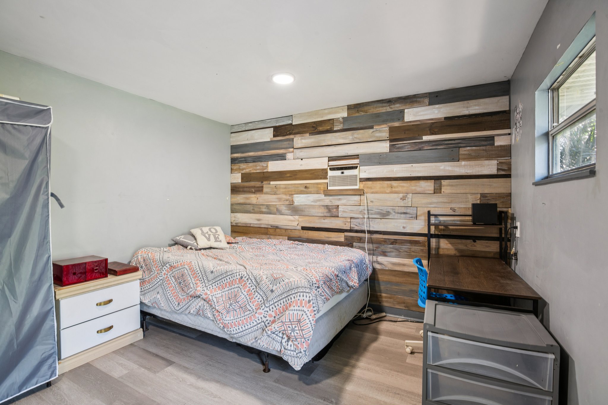 Woodruff Ave-S1704-029.jpg