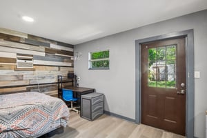 Woodruff Ave-S1704-030.jpg