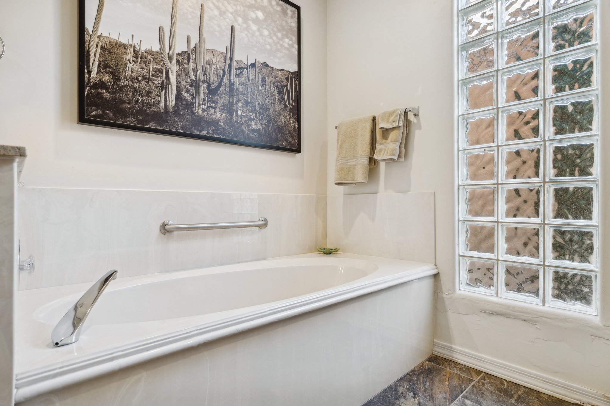 8041 E Del Tornasol Dr - 017.jpg