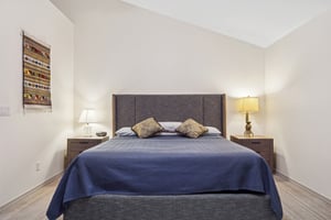 8041 E Del Tornasol Dr - 010.jpg