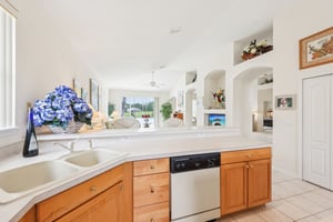 Pine Hollow Dr-1104-027.jpg