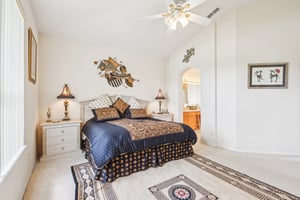 Pine Hollow Dr-1104-030.jpg