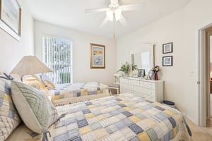 Pine Hollow Dr-1104-043.jpg