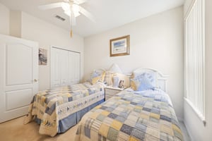 Pine Hollow Dr-1104-044.jpg