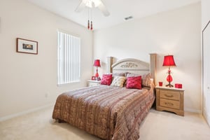 Pine Hollow Dr-1104-045.jpg