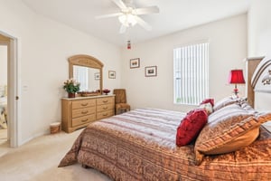 Pine Hollow Dr-1104-046.jpg