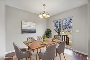 _DSC4412 virtually staged.jpeg