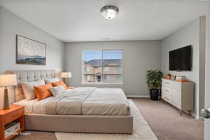 _DSC4448 virtually staged.jpeg