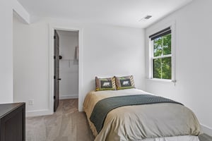 Catawba Cove Dr-S0105-067.jpg