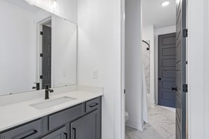 Catawba Cove Dr-S0105-072.jpg