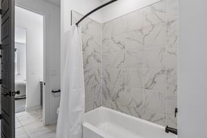 Catawba Cove Dr-S0105-075.jpg