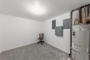  Photo 32