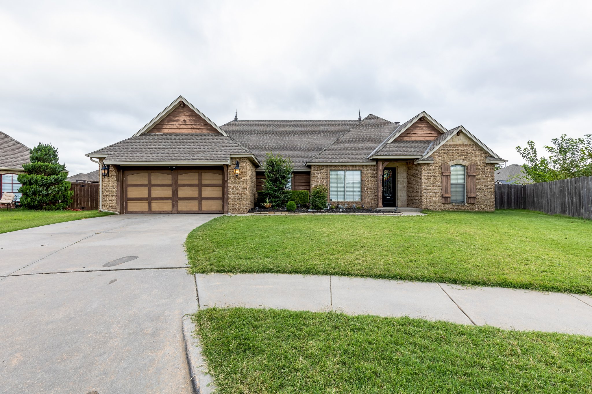 805 Brian Ct_002.jpg