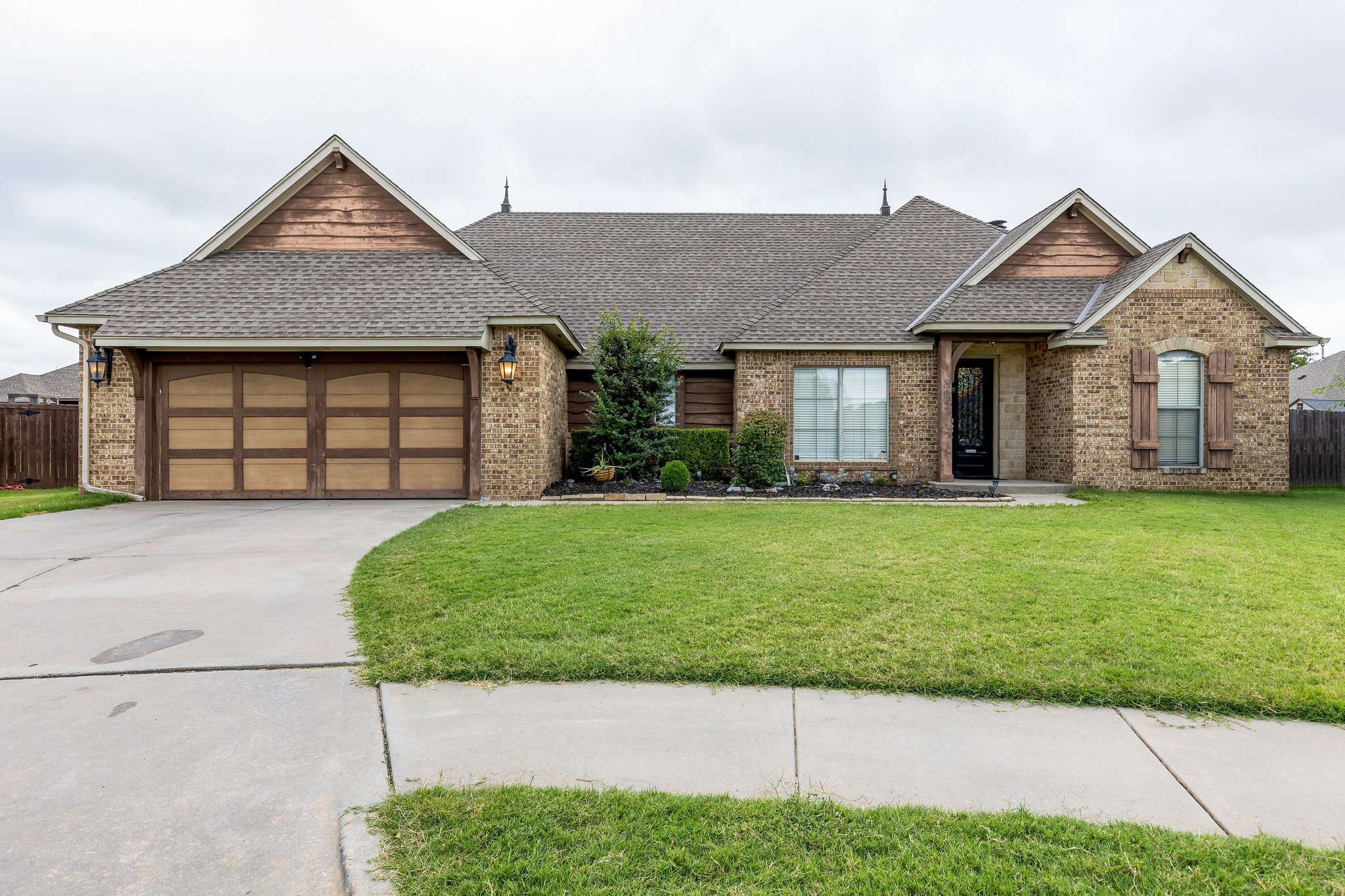 805 Brian Ct_005.jpg