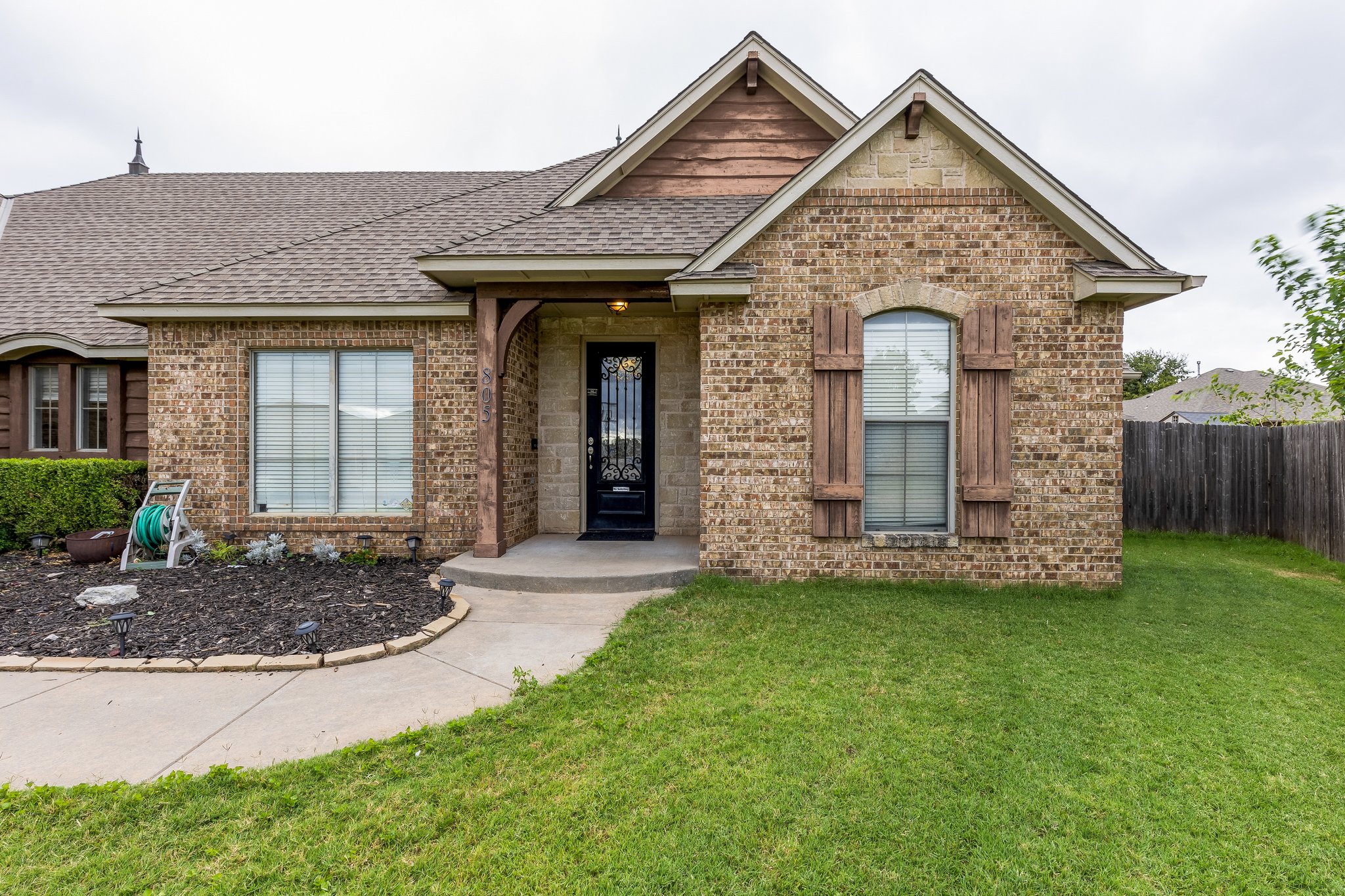 805 Brian Ct_007.jpg