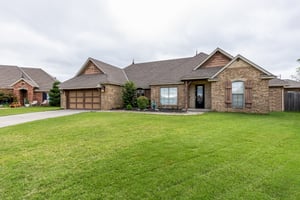 805 Brian Ct_003.jpg
