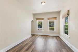  Photo 0