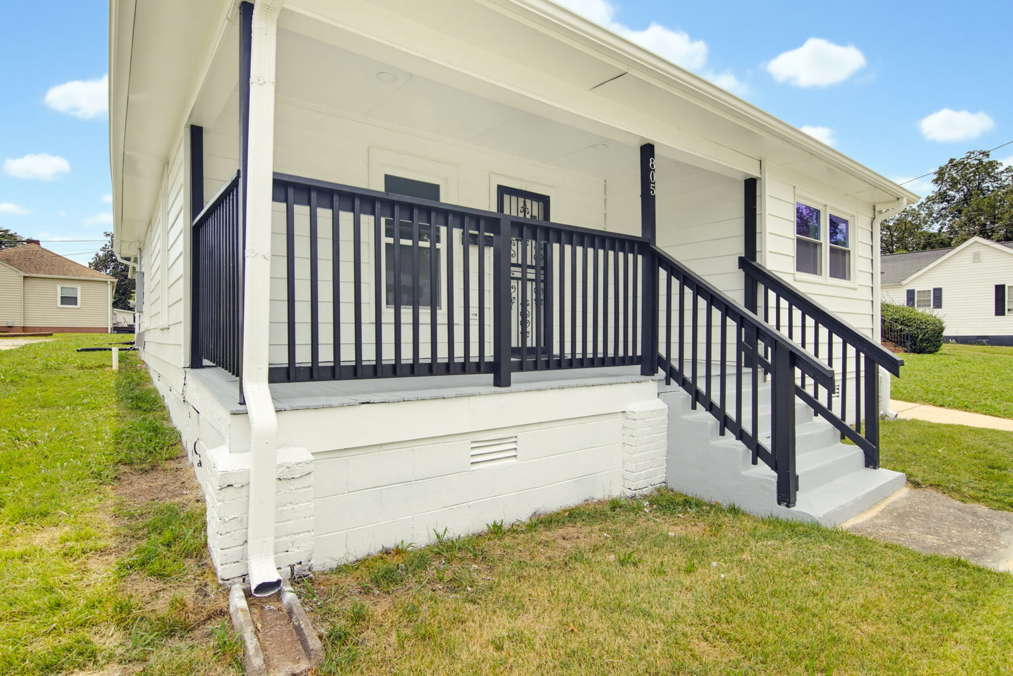 805 W Horah St-4