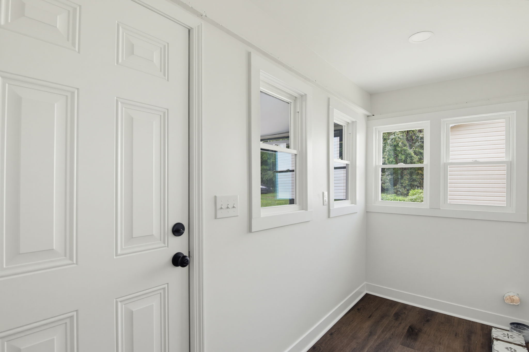 805 W Horah St-23