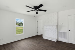 805 W Horah St-5