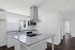 805 W Horah St-10