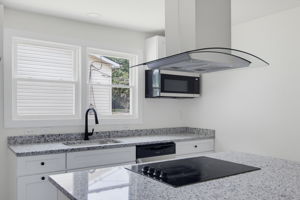 805 W Horah St-13