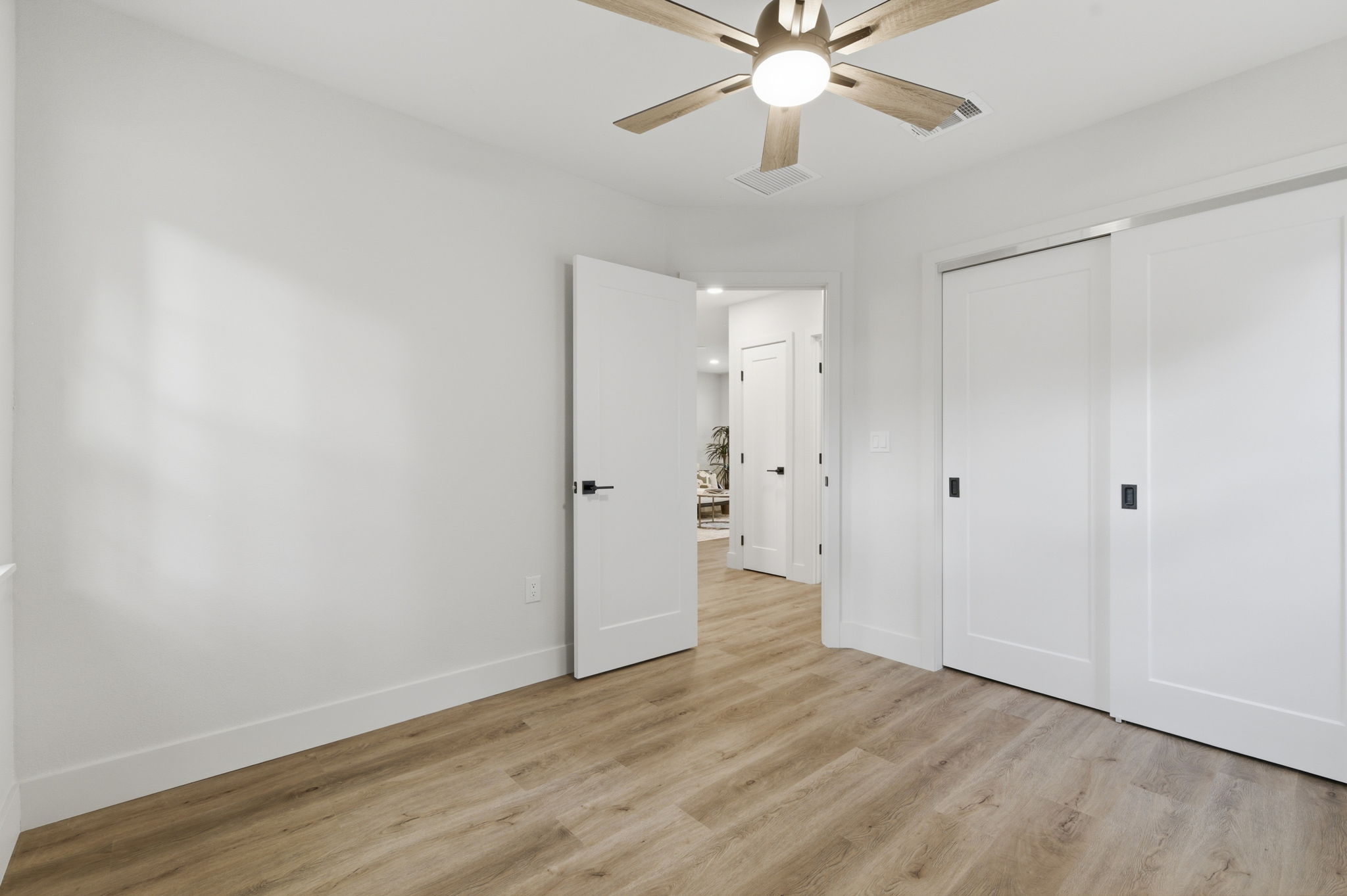 Interiors (28)