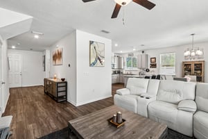 Guild Wy-S1205-007.jpg