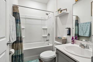 Guild Wy-S1205-020.jpg