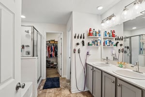 Guild Wy-S1205-029.jpg
