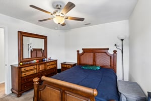 Guild Wy-S1205-033.jpg