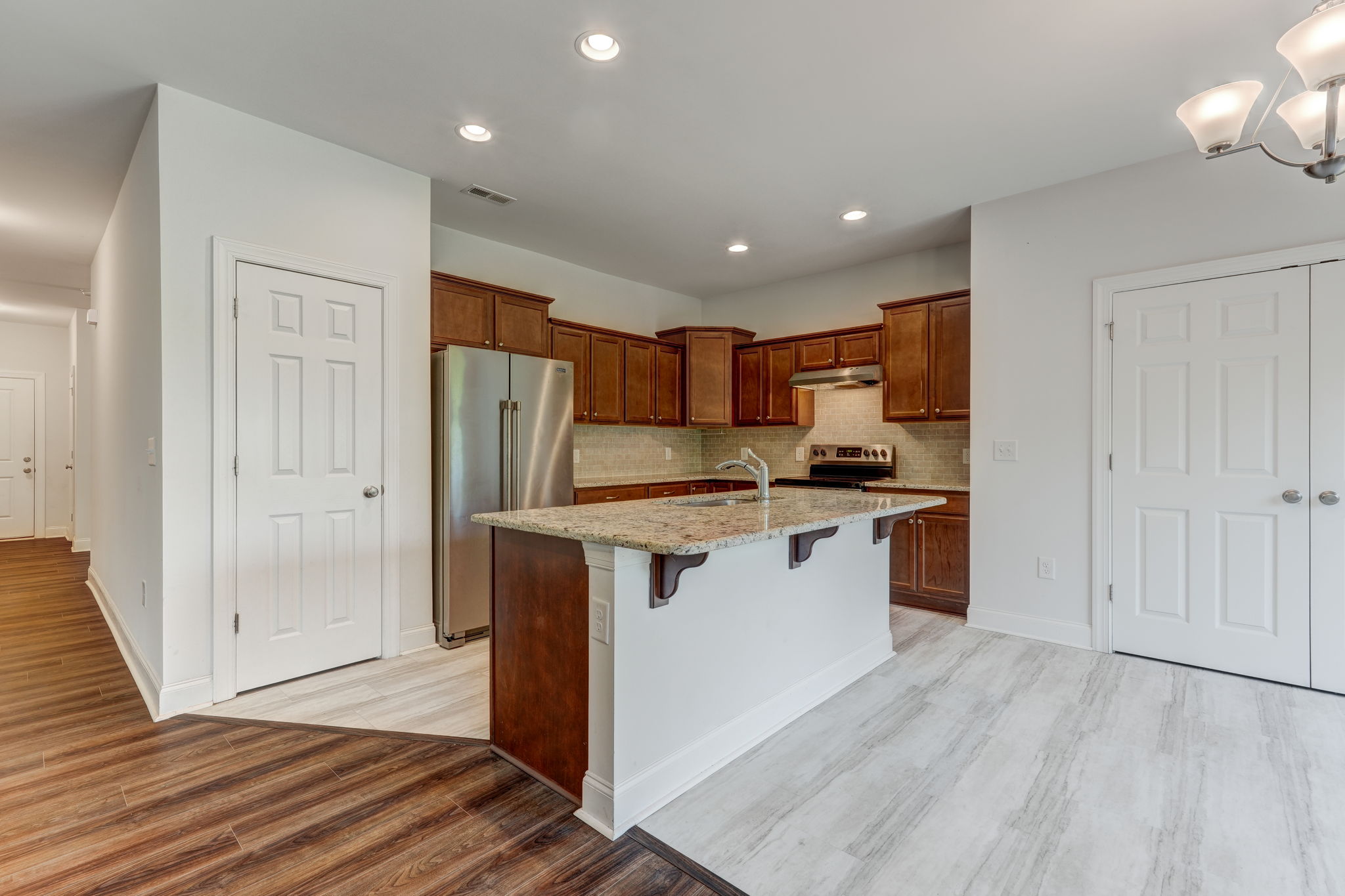 Kitchen/Breakfast Bar