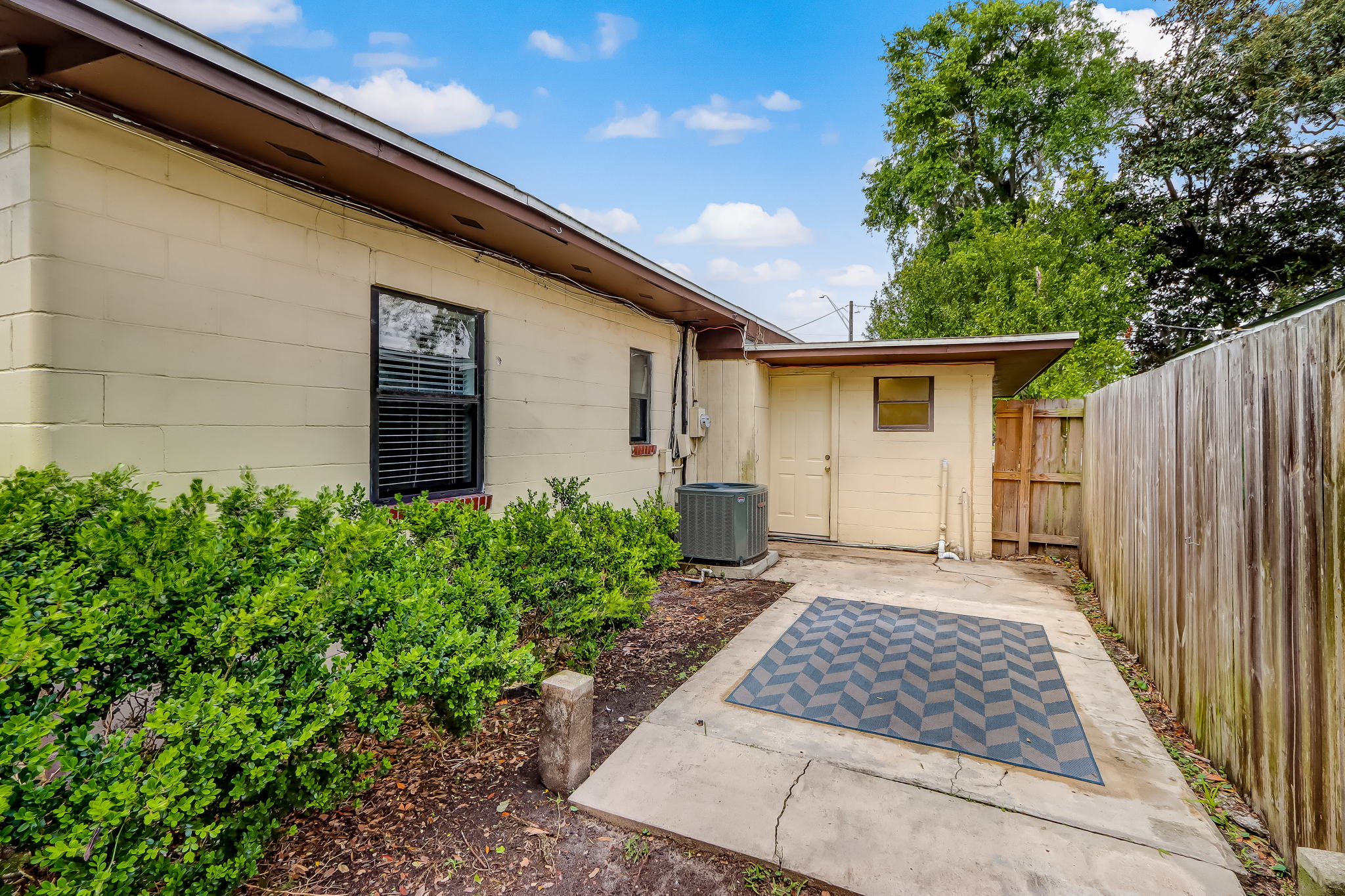 Side Yard Patio