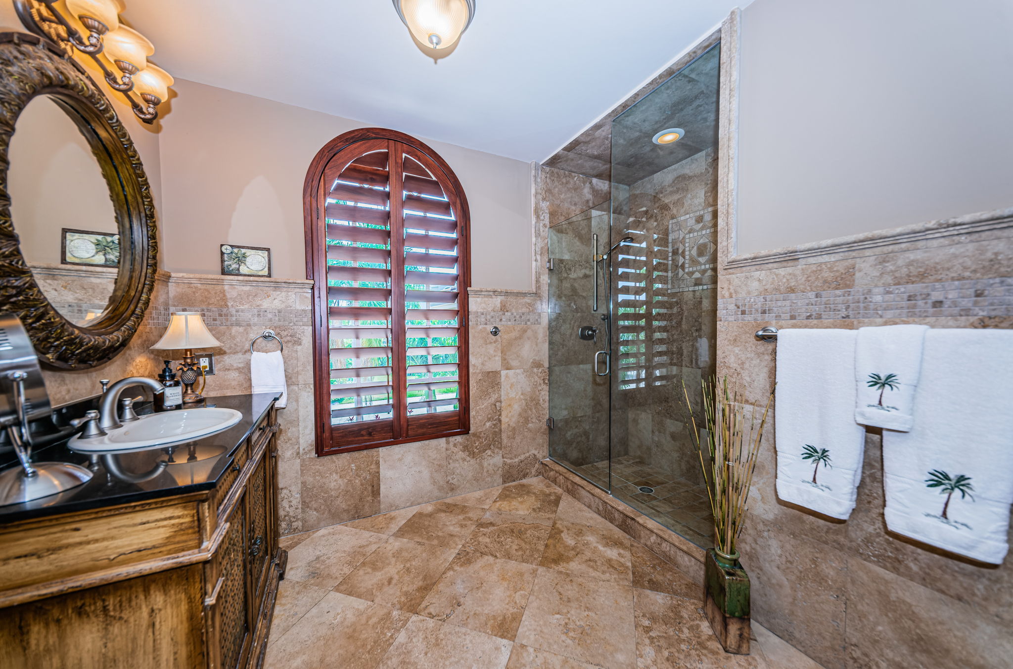 Main Level Guest Bathroom3