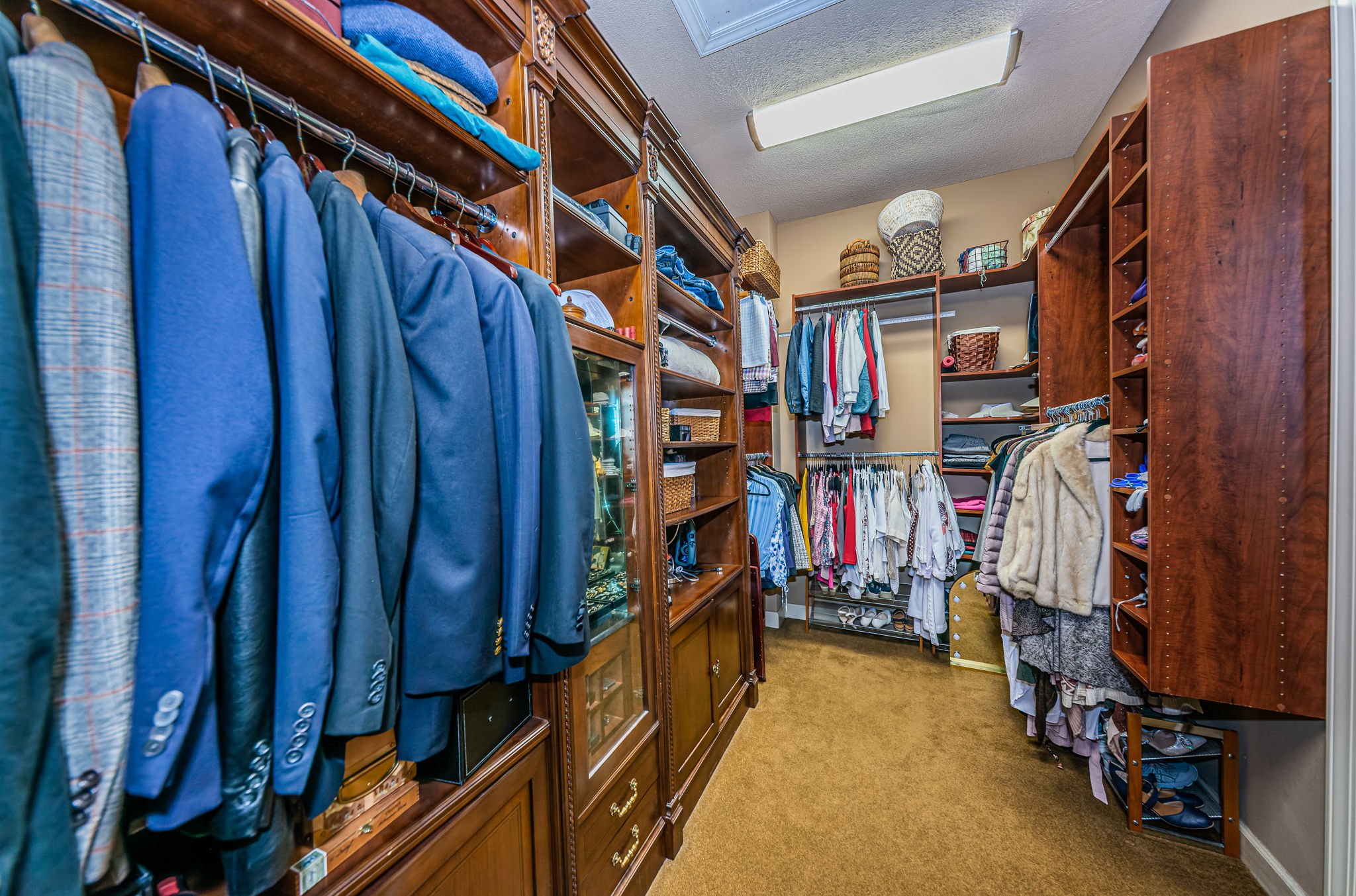 Main Level Master Bedroom Walk-in Closet1b