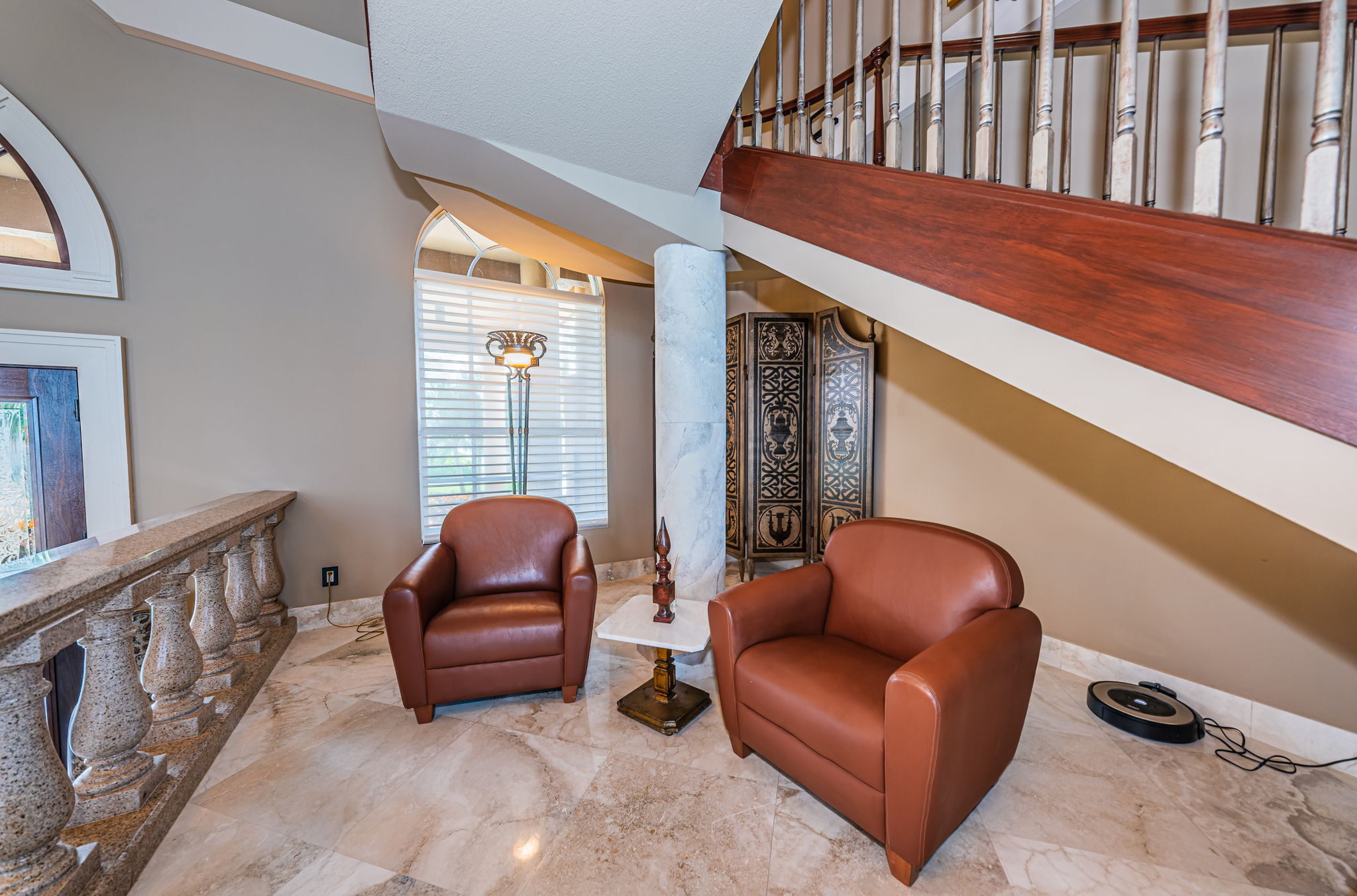 Main Level Sitting Room1