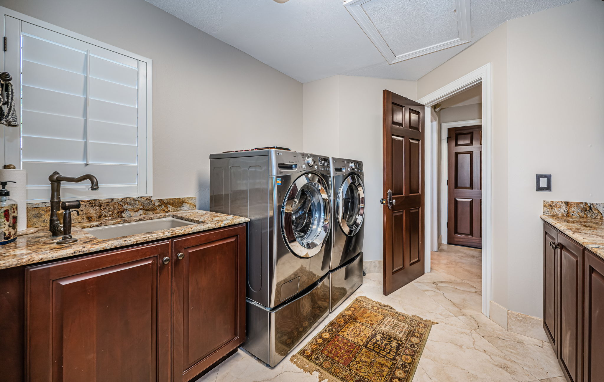 Laundry Room10a